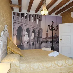  Apartamento La Residenza Di Carlo Close To Piazza San Marco