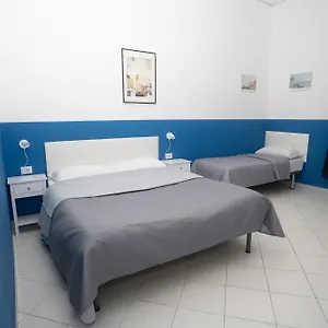 flyresidence-garibaldi-naples.hotels-amalfi.com/